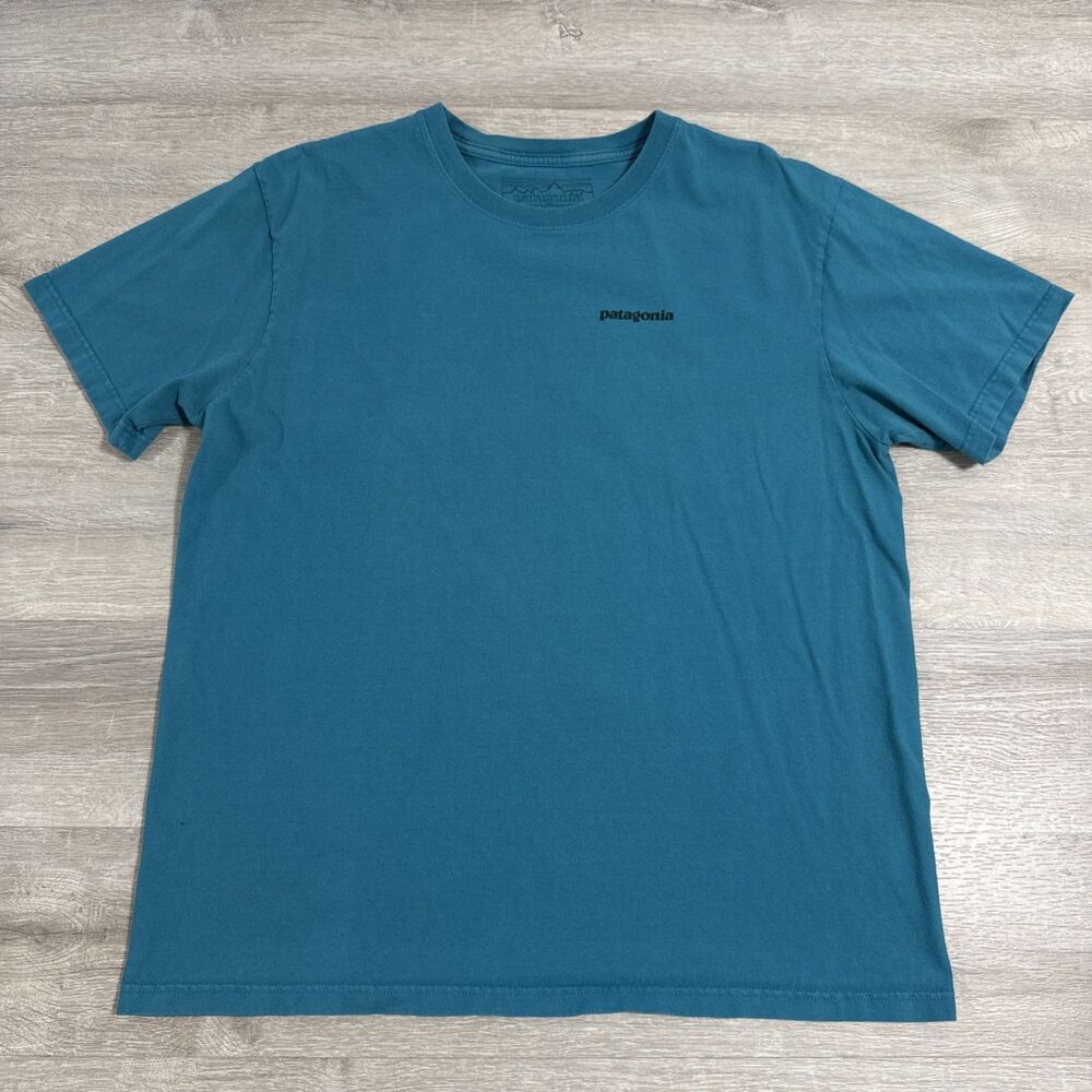 Patagonia Shirt Men’s Large Blue P-6 Logo Organic Cotton Short Sleeve